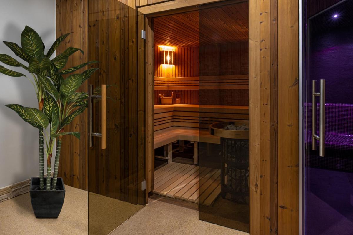 Keilberg Resort Loučná pod Klínovcem Екстериор снимка